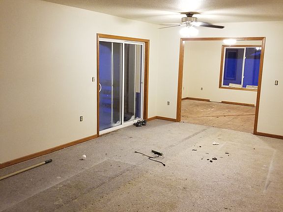 4th image of W20077 Meadow Ln #2