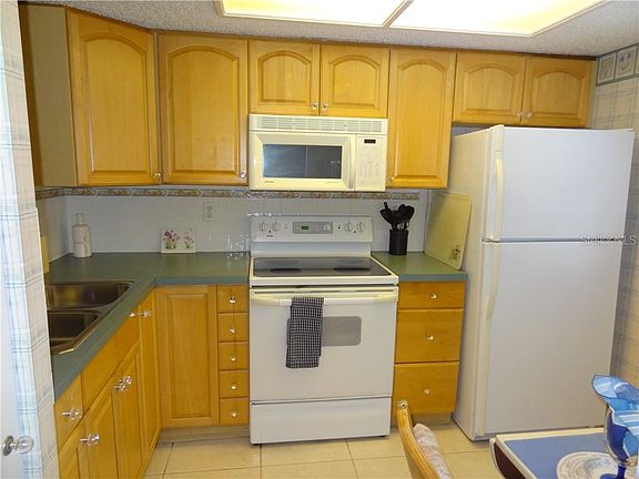 4th image of 11140 Carriage Hill Dr APT 1