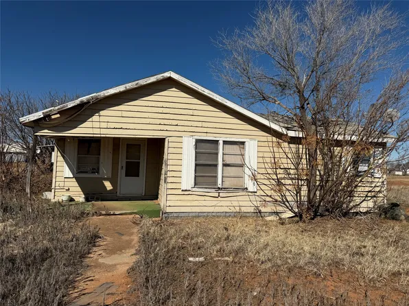 386 County Road 812, Sylvester, TX 79560