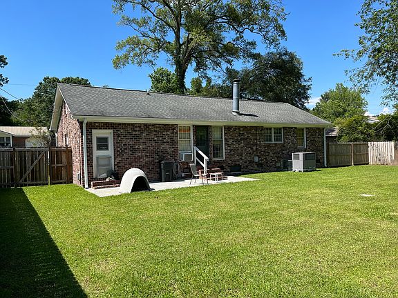 2nd image of 210 Sprucewood Dr