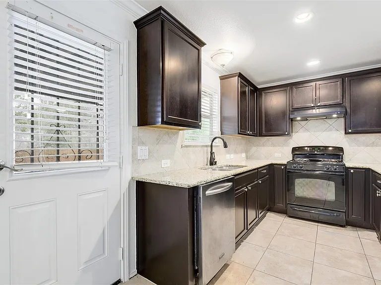 7201 Outfitter Dr — Photo 9