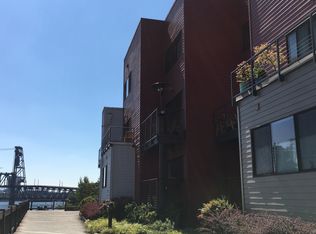 940 NW Naito Pkwy APT L7, Portland, OR