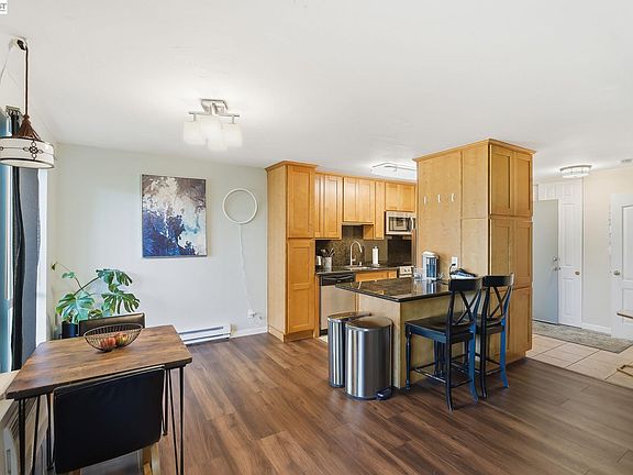 5th image of 1036 Oak Grove Rd #137