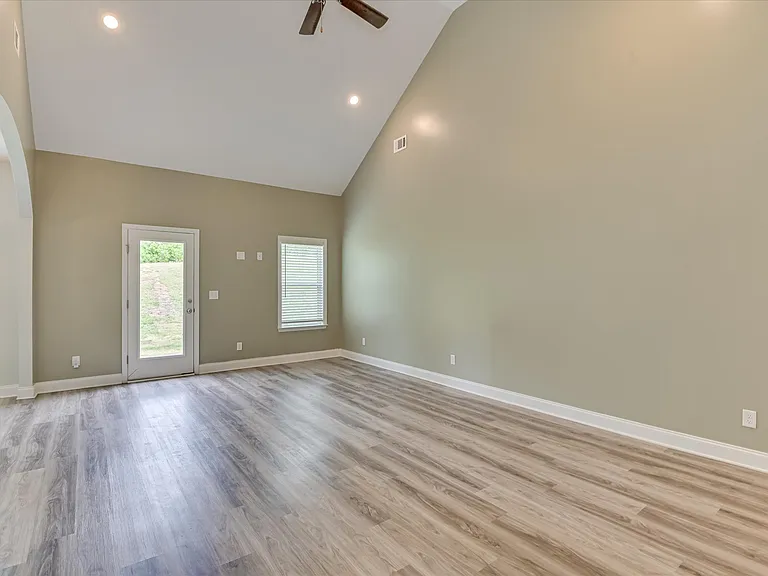183 Williston Rd — Photo 5