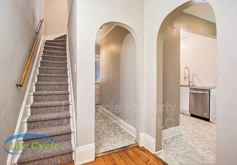 335 Washington St SE — Photo 20