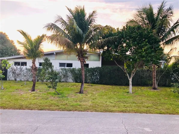 7957 S Lake Drive, Lake Clarke Shores, FL 33406