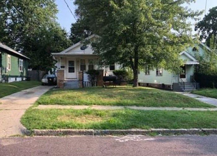 2nd image of 1123 W Thrush Ave