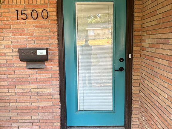 3rd image of 1500 E 15th St