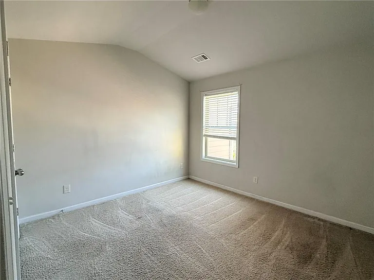 1033 Haley Woods Ln — Photo 21