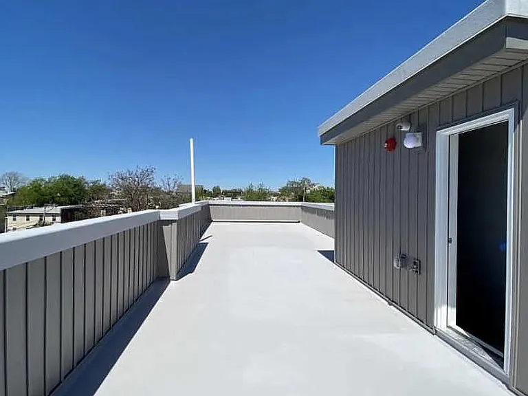 1534 W Stiles St #C — Photo 11