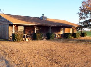 17121 S 30th St, Bison, OK 73720