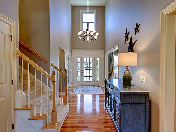 2nd image of 31904 Woodside Cir