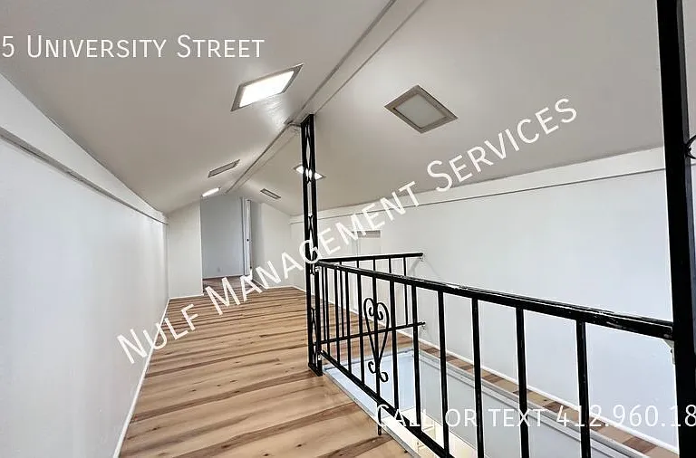 205 University St — Photo 14