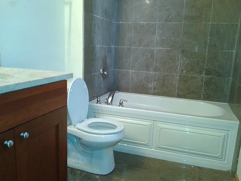 4450 S King Dr #GN — Photo 4