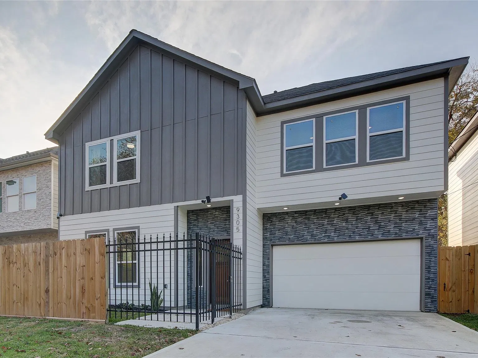 3 bed, 2.5 bath, 1901 sqft, $2,100 — Photo 1