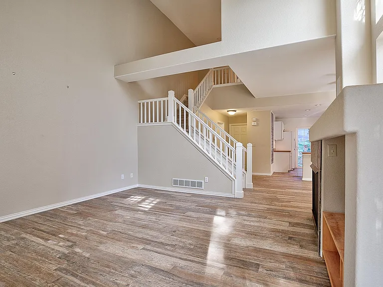 8300 Fairmount Dr — Photo 24