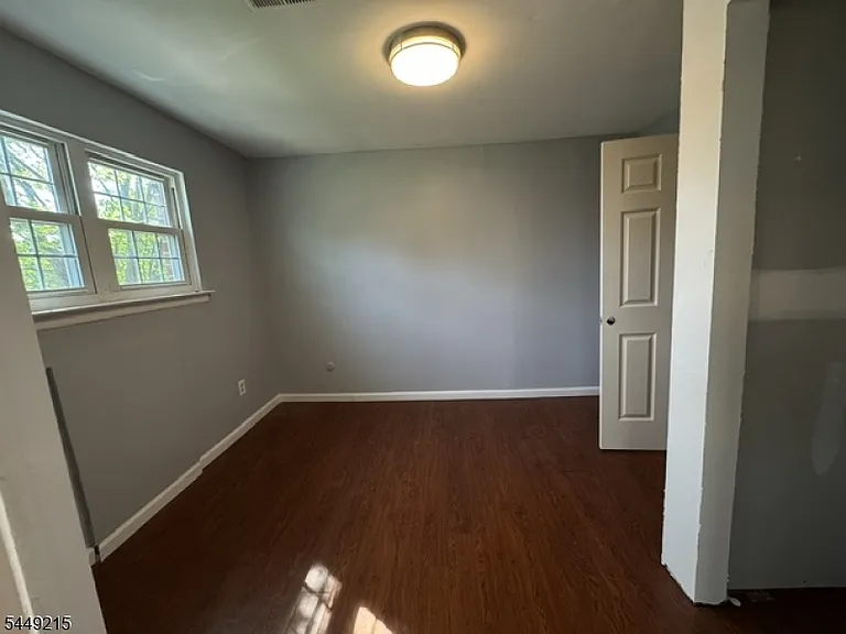 332 College Dr — Photo 7
