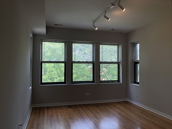 5th image of 6700-04 N Artesian Ave #2N