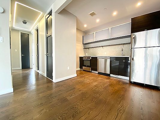 1st image of 125 Leonard St #3LF