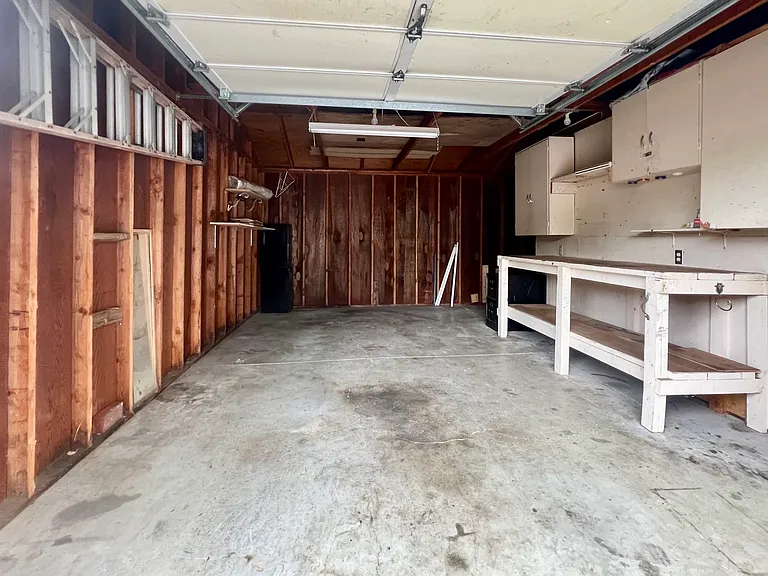 915 Clover Dr — Photo 20