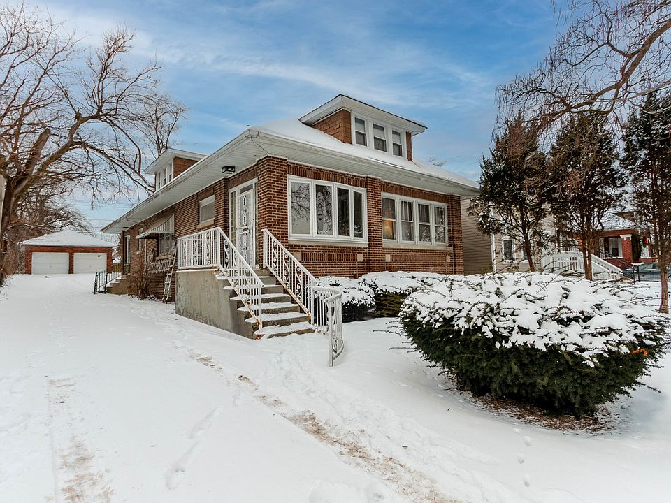 2nd image of 10152 S Winston Ave