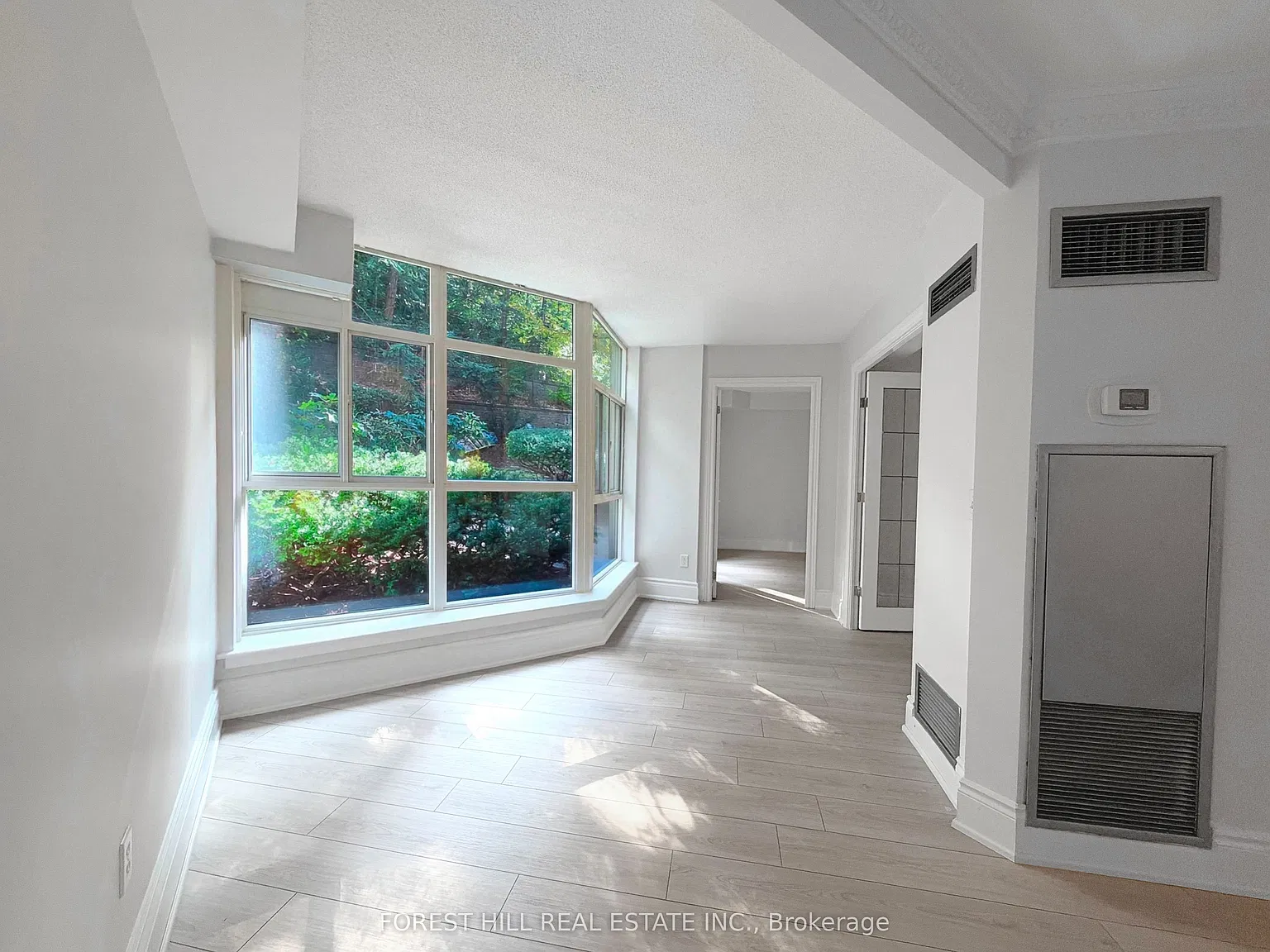 York Mills Mansions Condominium — Photo 4