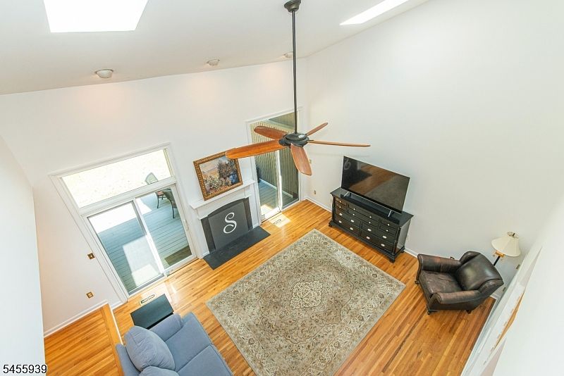 1st image of 31 Lockley Ct