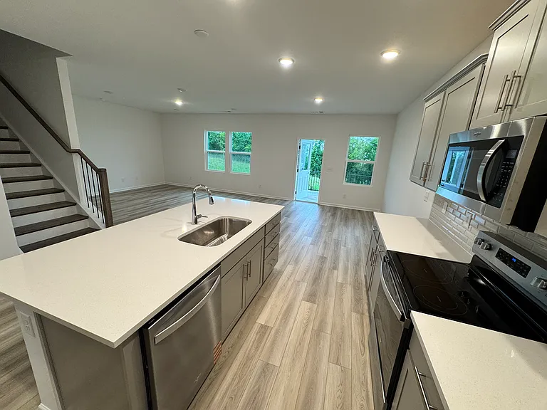 484 Jet Stream Dr — Photo 12