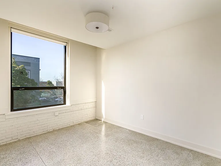 875 Michigan Ave — Photo 39