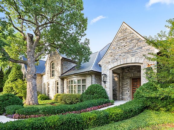 3rd image of 5009 Hill Place Dr