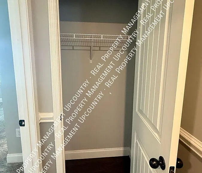747 Shelburne Ln — Photo 9