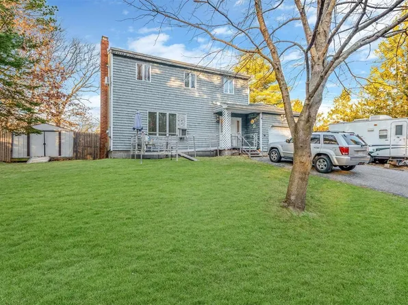 371 S River Road, Calverton, NY 11933