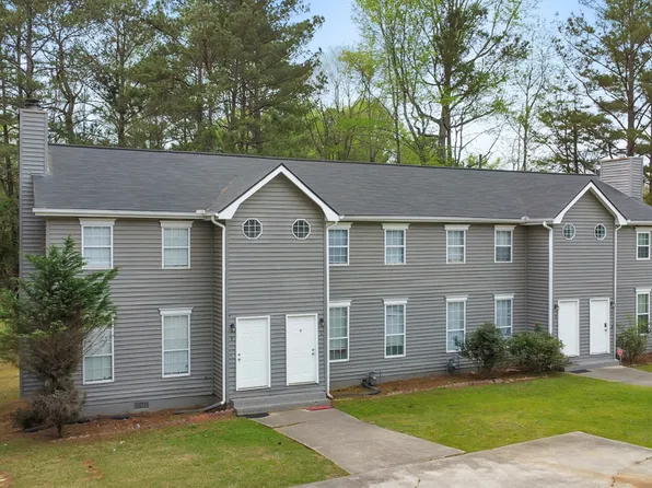 8537 Pineland Dr, Jonesboro, GA 30238