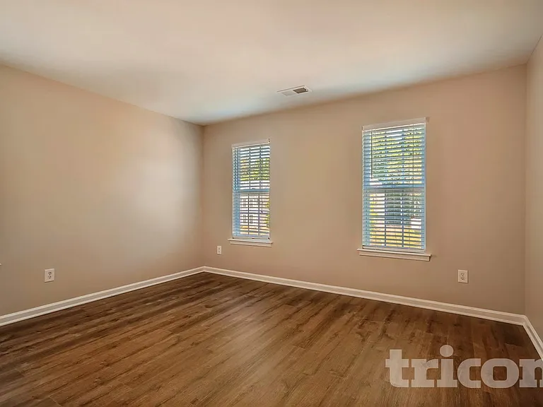 5606 Fenway Dr — Photo 5