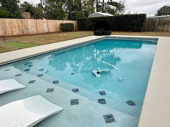 2nd image of 1104 Karen Ln