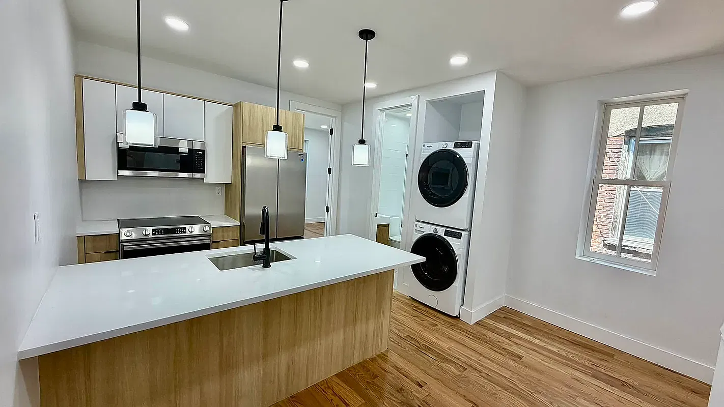 176 Utica Avenue — Photo 2