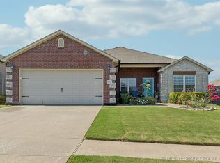 6022 E 148th St S, Bixby, OK 74008