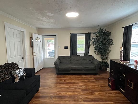 3rd image of 1154 Bacon St