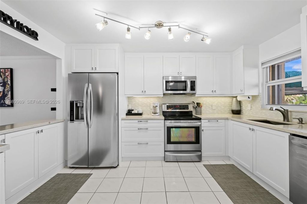 328 N Ocean Blvd APT 104, photo 8