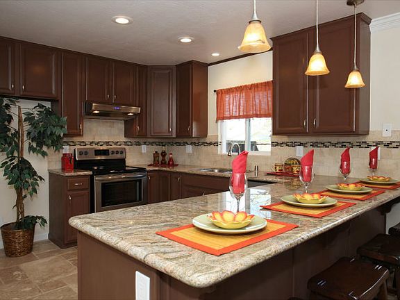 4th image of 1520 Jasmine Way