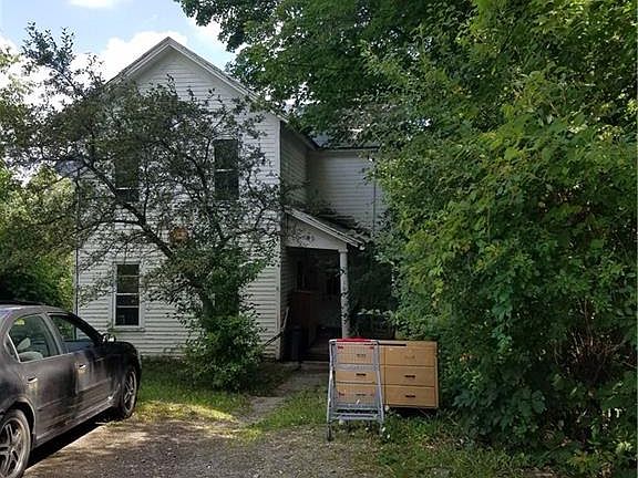 3rd image of 102 N Highland Ave