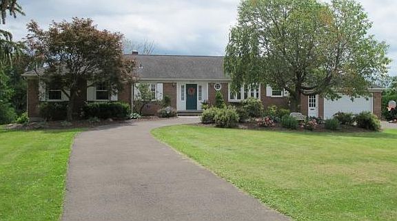 3rd image of 3652 Lott St