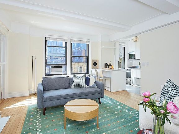 2nd image of 308 E 79th St APT 5L