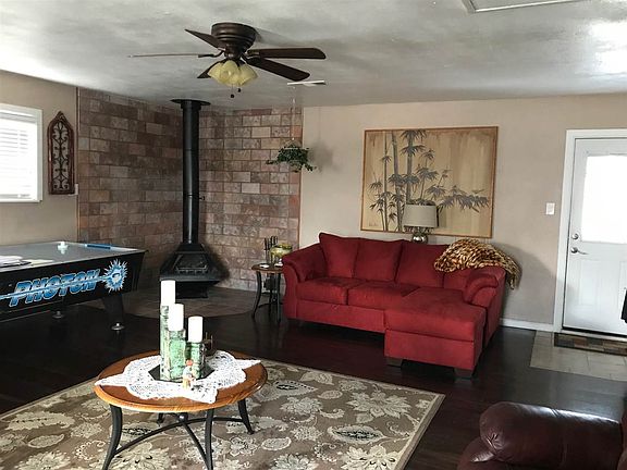 4th image of 502 Barnett Dr