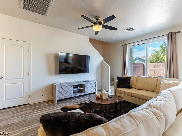 1362 Grass Creek Ave #2 — Photo 3