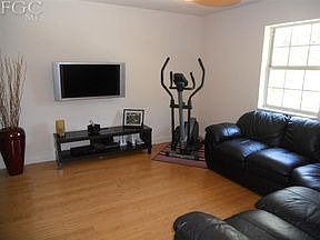 4th image of 6680 Magnolia Ln
