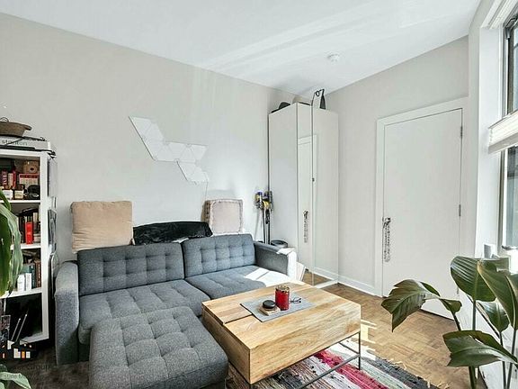 4th image of 199 Prince St #26B