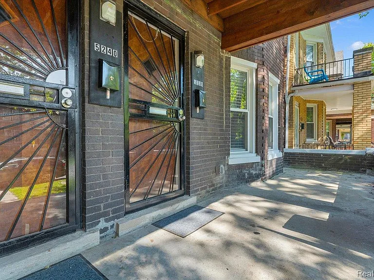 5238 Commonwealth St — Photo 3