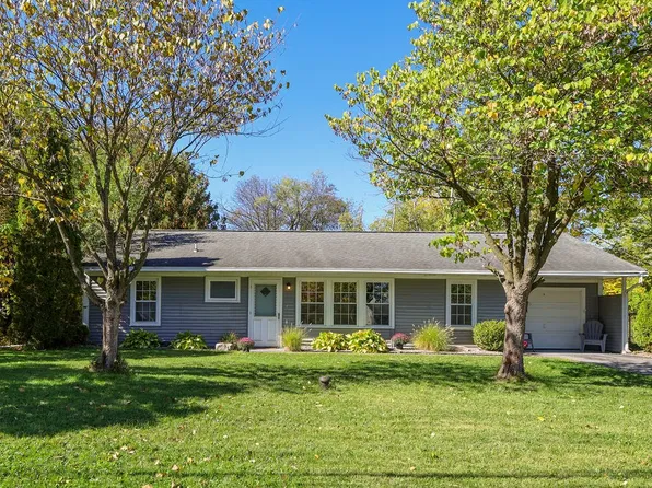 29 Wexford Rd, Syracuse, NY 13214