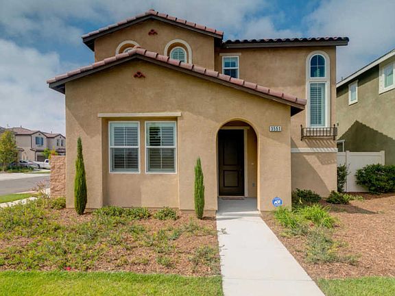 3rd image of 3551 Kings Canyon Dr